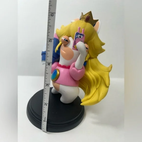 Mario + Rabbids Kingdom Battle - Rabbid Peach Figure 📱🤪 - Picture 9 of 11